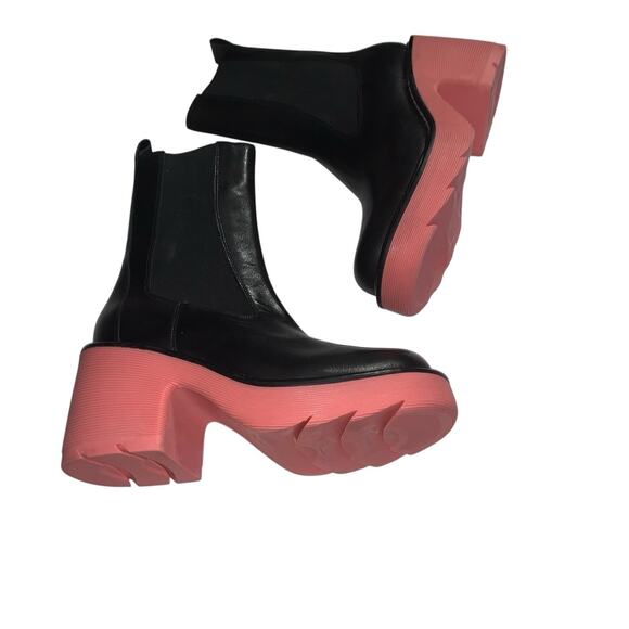Marc Fisher- BLACK CHUNKY FREDY LUG SOLE BOOTIE- pink bottoms- Size 7 M - Picture 8 of 13